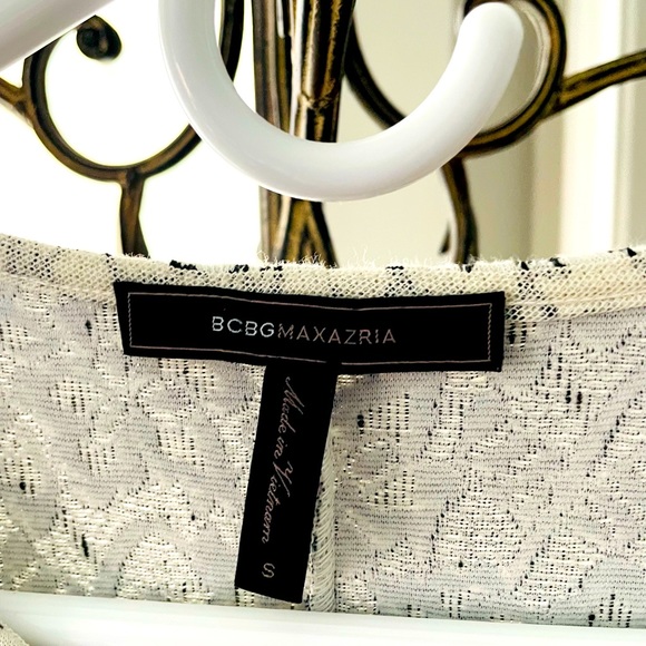 BCBG MAXAZRIA beautiful drees mint condition - Picture 4 of 4